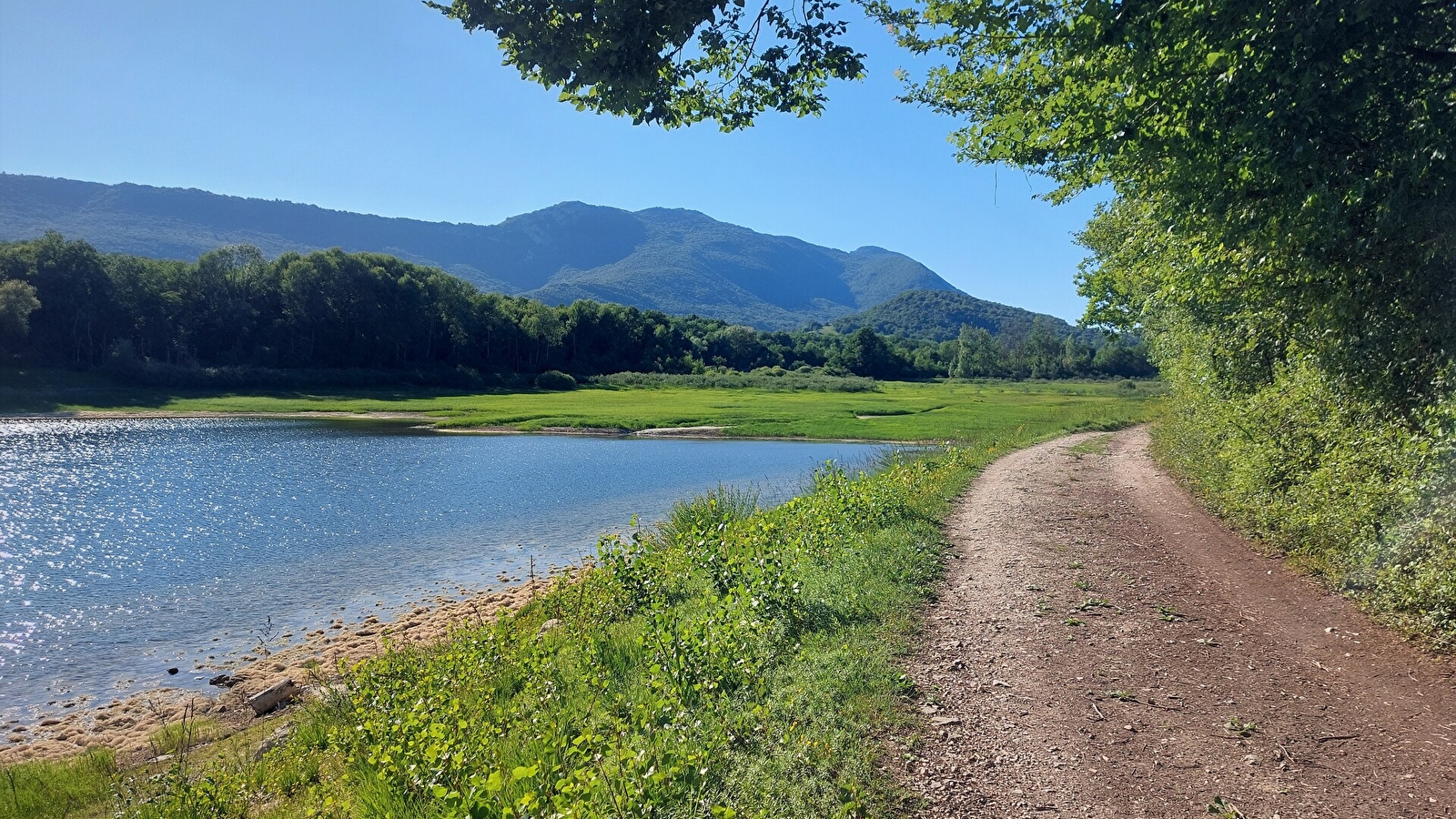 Circuit de randonnée pédestre : Le Lac d'Armaille