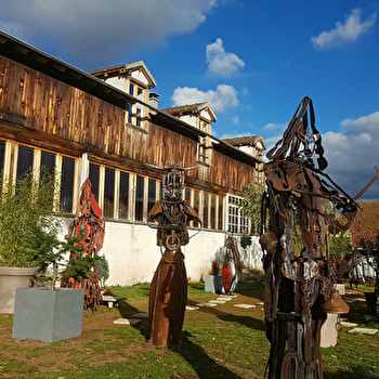 Art Delphin sculpteur - VAREILLES