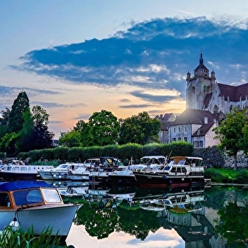 Location de bateaux électriques : Une Belle Aventure - DOLE