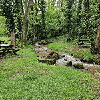 Aire de pique-nique de la Somme - CRESSY-SUR-SOMME