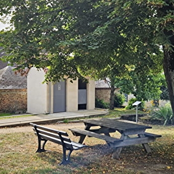 Aire de pique-nique 'le bourg' Issy l'Evêque - ISSY-L'EVEQUE