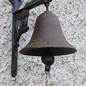 Au huit - PORT-SUR-SAONE