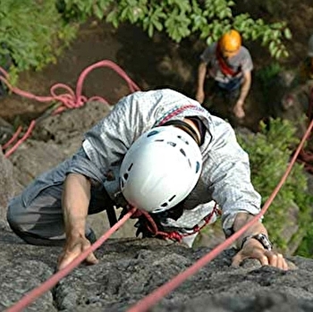 Escalade l Akila Gorges de la Loue - ORNANS