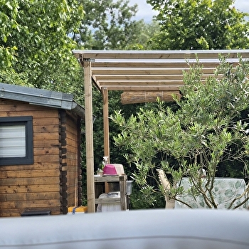 Dôme et cabane au coeur du verger - ESSERTENNE-ET-CECEY