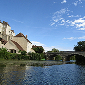 Au bord de l'eau - PESMES