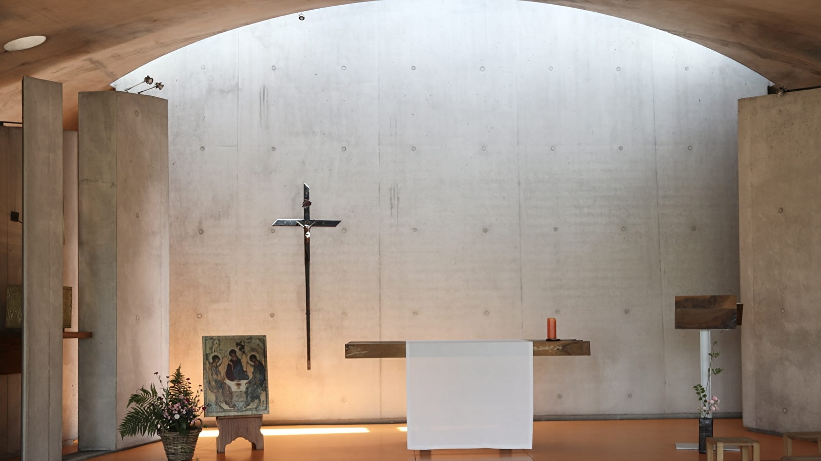 Visite guidée du monastère Sainte-Claire à Ronchamp