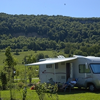 Aire de camping-cars La Roche d'Ully - ORNANS