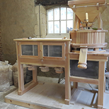 Le Moulin de Mirebeau - MENESTREAU