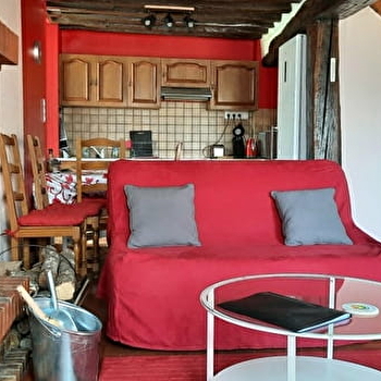 Faubourg 25 - SAINT-AMAND-EN-PUISAYE