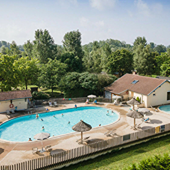 Huttopia - La Plage Blanche - OUNANS