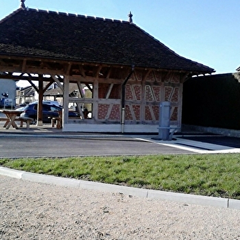 Aire de service et de stationnement pour les campings-cars - SAINTE-CROIX