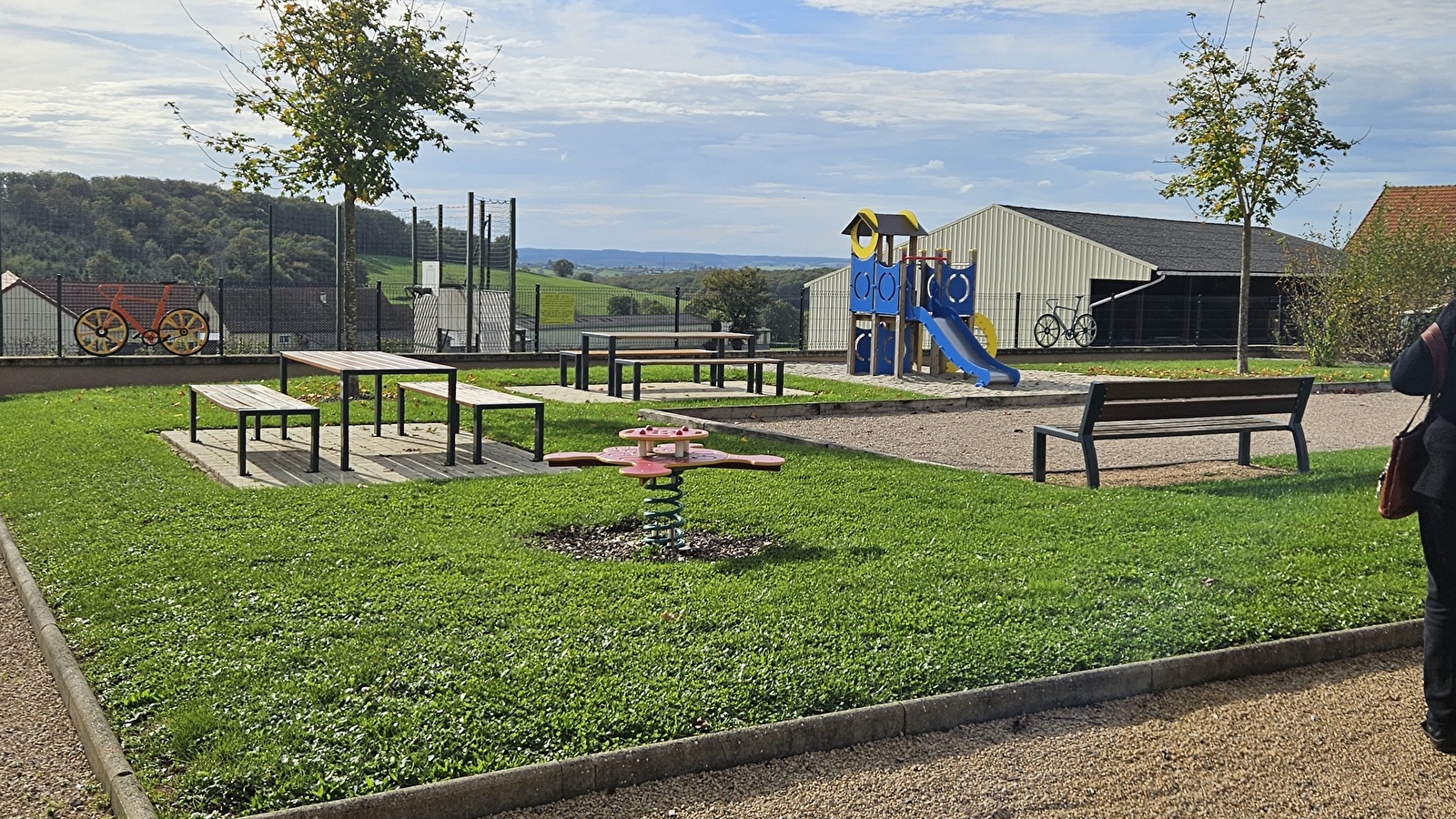 Aire de pique-nique et de jeux 'le bourg'