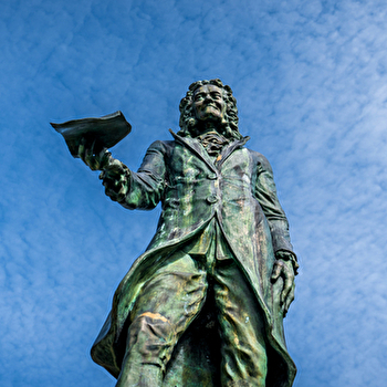 Statue Voltaire - SAINT-CLAUDE