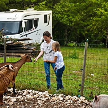 Aire de camping-car - Scierie des lacs - MENETRUX-EN-JOUX
