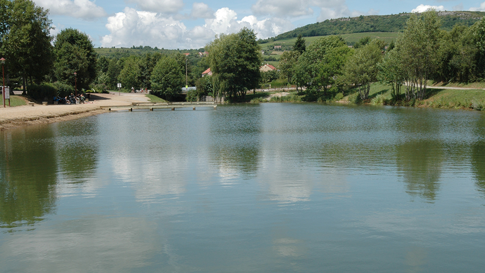 Aire de pique-nique du Plan d'Eau de Nolay