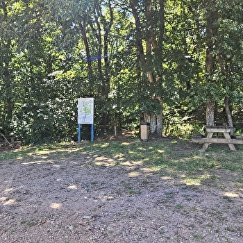 Aire de pique-nique au belvédère 'le signal de Mont' - MONT