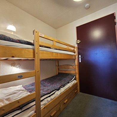 Le Cernois - Studio en résidence - P232VAC00