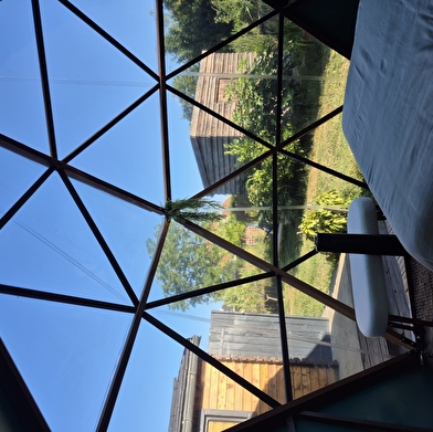 Dôme et cabane au coeur du verger