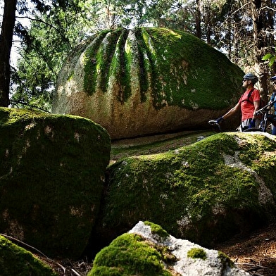 A VTT sur la GTMC, entre Cussy-en-Morvan et Bourbon-Lancy