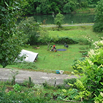 Camping chez l'habitant - La Maison Imparfaite - FOURBANNE