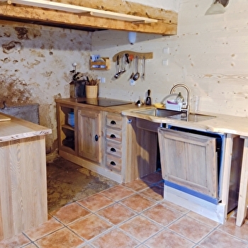 Refuge Sous La Joux - Gîte La Cahute - LES MOUSSIERES