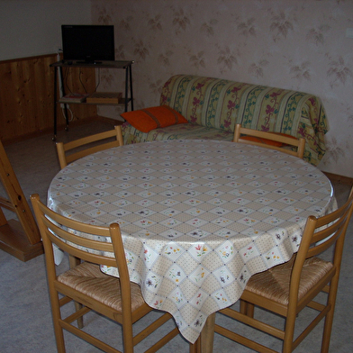 Meublé Les Frasses - Mme Frigiolini