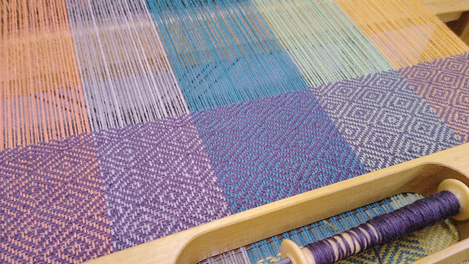 Stage de tissage : écharpe ou tour de cou