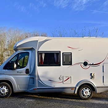 Aire de service pour camping-car à Champvert - CHAMPVERT