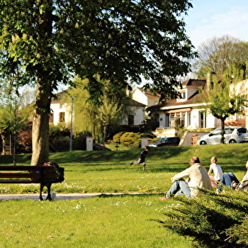 Aire de jeux du parc thermal - LUXEUIL-LES-BAINS