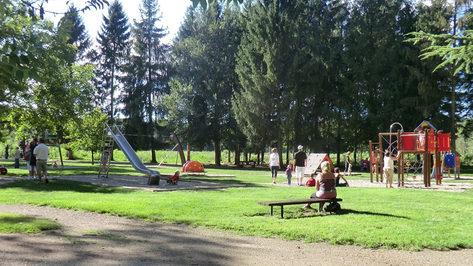 Aire de pique nique Parc des Vernaux