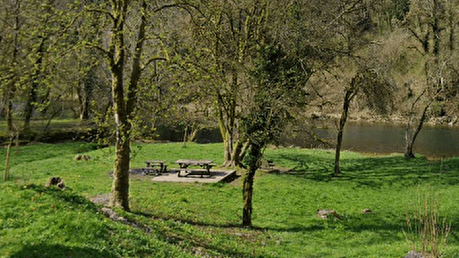 Aire de pique-nique de la Cascade de Syratu à Mouthier-Haute-Pierre