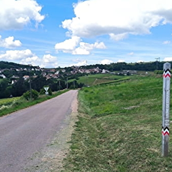 Ligne de démarcation - ancien poste de contrôle allemand - poteau - MONTAGNY-LES-BUXY