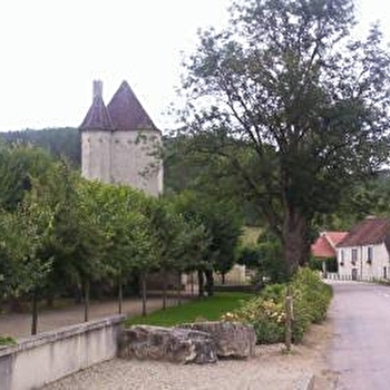 Le Donjon - DEUX RIVIÈRES