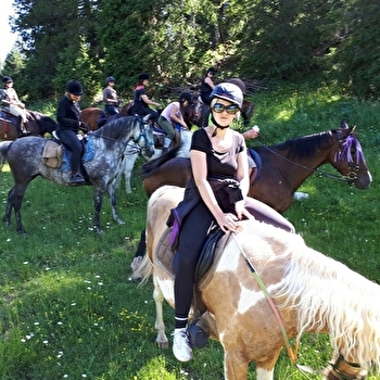 Ferme équestre de la Pelaisse - LONGCHAUMOIS