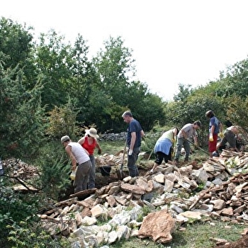 CHANTIER NATURE : Entre pierres et nature à la Montagne de la Chaume à Nantoux - NANTOUX