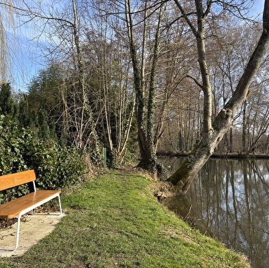 Halte nautique de Champs sur Yonne