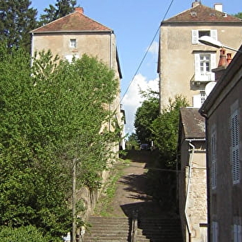 Balade historique à travers un labyrinthe de granit...à Lormes - LORMES