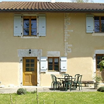 Les Petits Pas - SAINT-HYMETIERE-SUR-VALOUSE