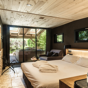 Le Domaine des Prés Verts ~ Le Lodge - JOUEY