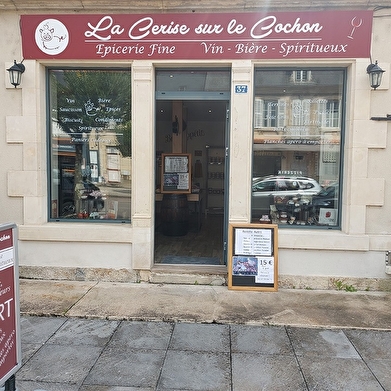 LA CERISE SUR LE COCHON