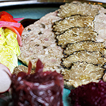 Démonstration de cavage suivie d'un déjeuner - by La Maison aux Mille Truffes - MAREY-LES-FUSSEY