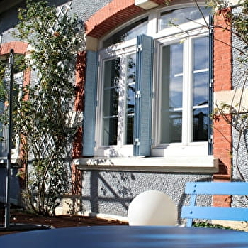 Aux Volets Bleus d'Ouroux - OUROUX-SUR-SAONE