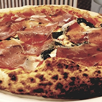 Une Tomate Bleue - MACON