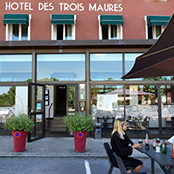 Hôtel Les Trois Maures - VERDUN-CIEL