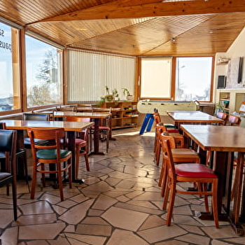 Salon de Thé - Ô Bistrot Suspendu - SOLUTRE-POUILLY