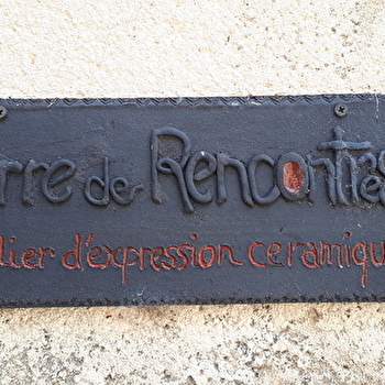 Atelier avec l'argile pour promouvoir l’art céramique : Terres de Rencontres  - NEVERS