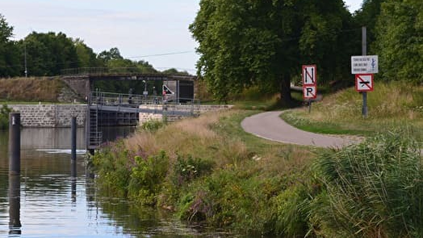 Aire de pique-nique - Poncey-lès-Athée