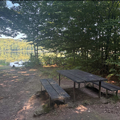Site de pique nique à l'Etang des Monts Reveaux