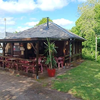 Camping Les Genêts du Morvan - OUROUX-EN-MORVAN