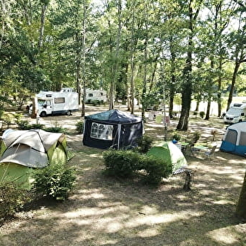 Camping Municipal de la Calanque - SAINT-FARGEAU